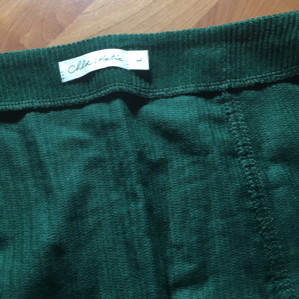 Green skirt - Picture 5 of 6